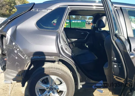 2019 Toyota Rav4 Xle z USA, uszkodzony, nr VIN JTMW1RFVXKJ010014